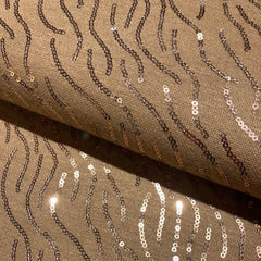 breisel- camel met pailletten-  € 35/m