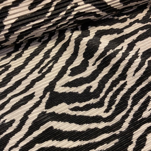 Plisse - wave zwart en wit  - 27€ /m