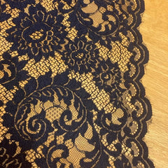 kant - bloemen - blauw-  €25/m